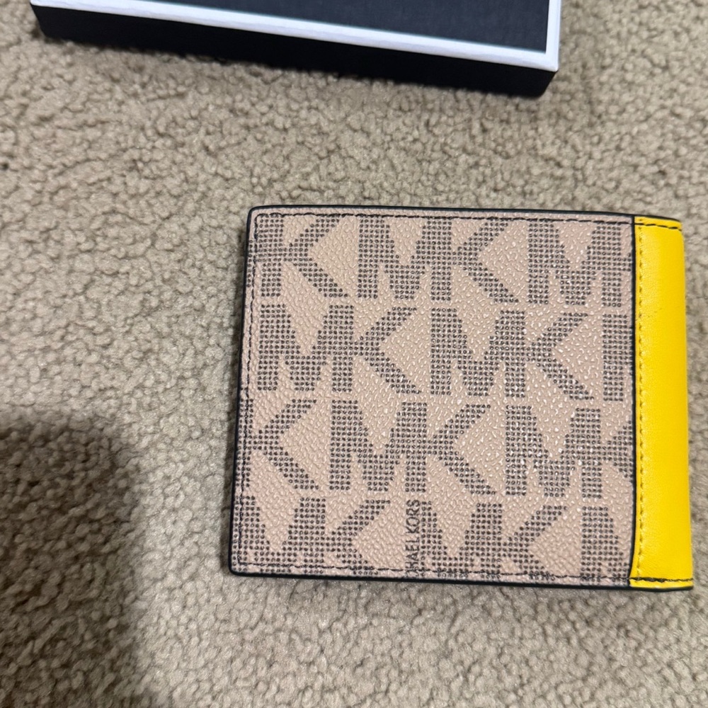 Michael Kors Tan and Yellow Key Holder - Picture 6 of 8
